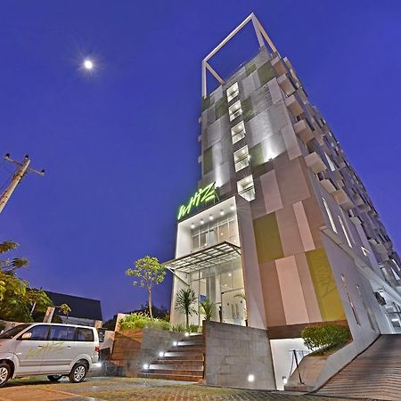 Whiz Hotel Pemuda Semarang Eksteriør billede